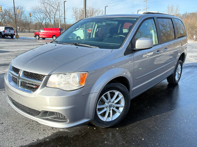 2016 Dodge Grand Caravan SXT FWD photo