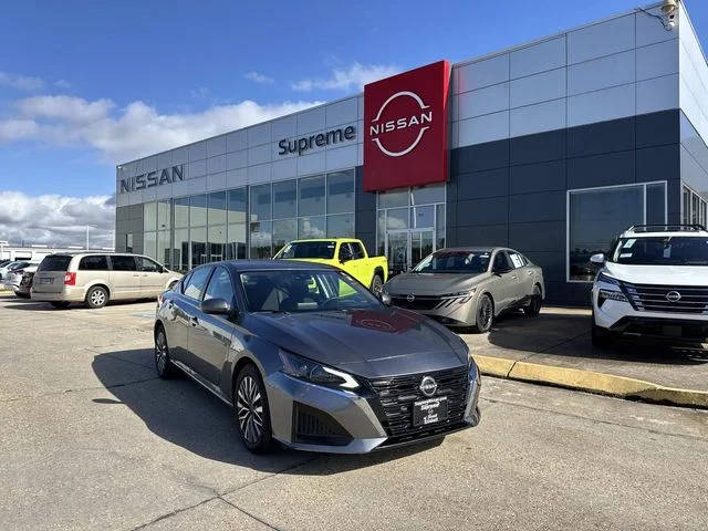 2023 Nissan Altima 2.5 SV FWD photo