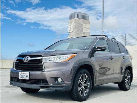 2016 Toyota Highlander XLE AWD photo