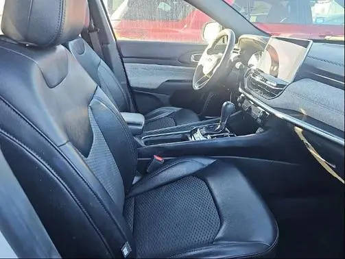 2023 Jeep Compass Latitude 4WD photo