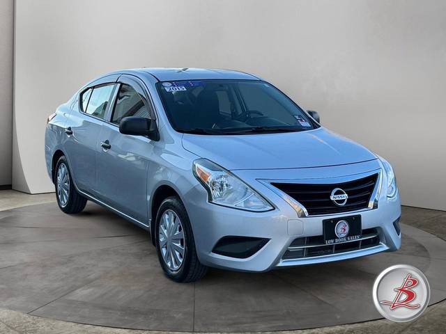 2015 Nissan Versa S FWD photo