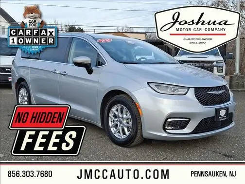 2023 Chrysler Pacifica Minivan Touring L FWD photo
