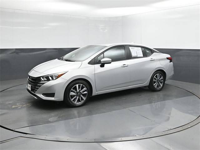 2023 Nissan Versa SV FWD photo