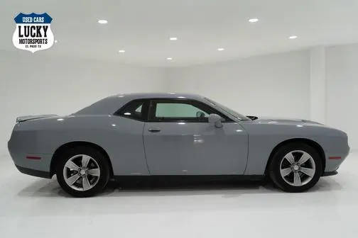 2021 Dodge Challenger SXT RWD photo