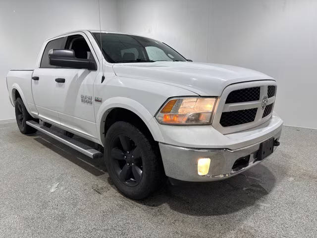 2017 Ram 1500 SLT 4WD photo