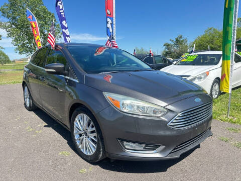 2015 Ford Focus Titanium FWD photo