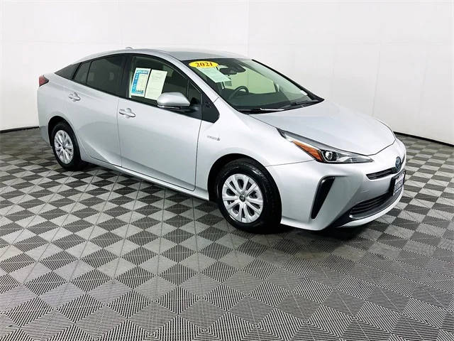 2021 Toyota Prius L Eco FWD photo