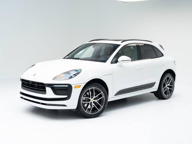 2022 Porsche Macan  AWD photo
