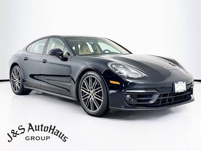 2023 Porsche Panamera 4 AWD photo