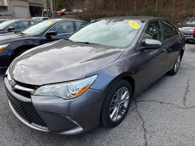 2017 Toyota Camry SE FWD photo
