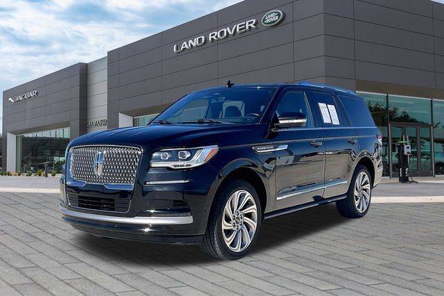 2023 Lincoln Navigator Reserve RWD photo