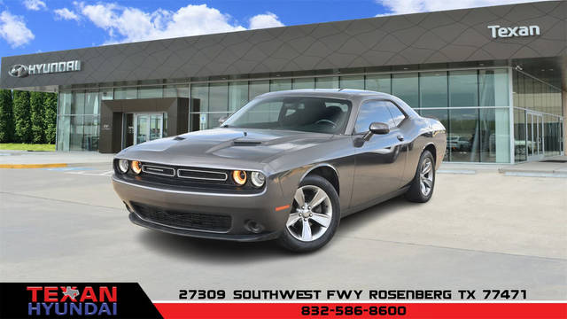 2019 Dodge Challenger SXT RWD photo