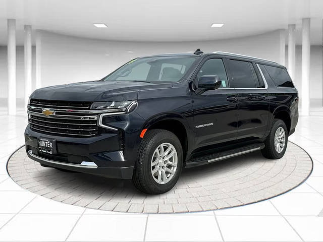 2023 Chevrolet Suburban LT 4WD photo