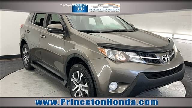 2015 Toyota RAV4 LE AWD photo
