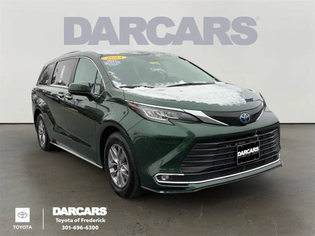 2023 Toyota Sienna XLE FWD photo
