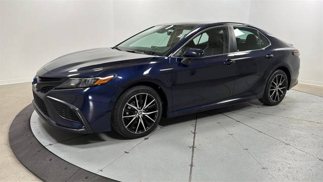 2021 Toyota Camry SE FWD photo