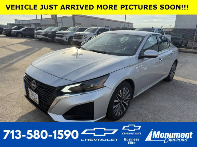 2023 Nissan Altima 2.5 SV FWD photo