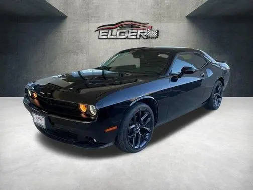 2022 Dodge Challenger SXT RWD photo