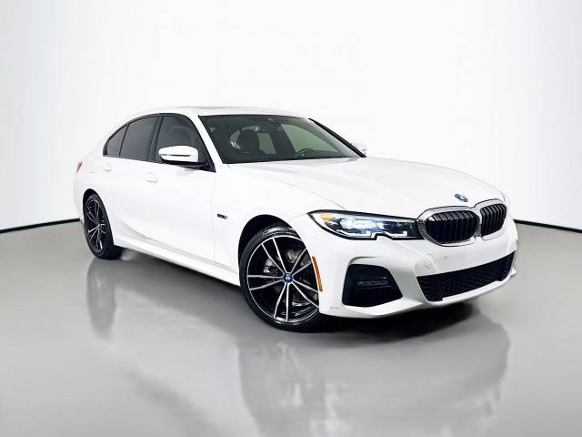2022 BMW 3 Series 330e RWD photo