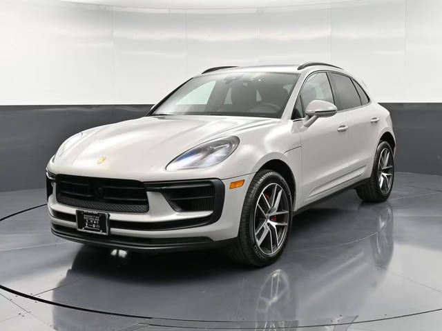 2023 Porsche Macan S AWD photo