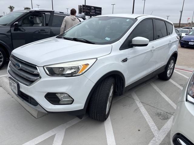 2017 Ford Escape SE FWD photo