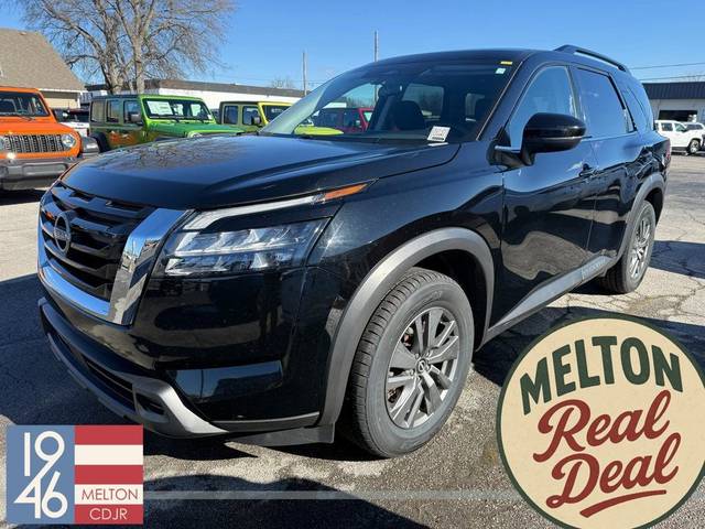 2023 Nissan Pathfinder SV FWD photo