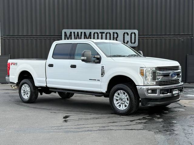 2019 Ford F-350 Super Duty XLT 4WD photo