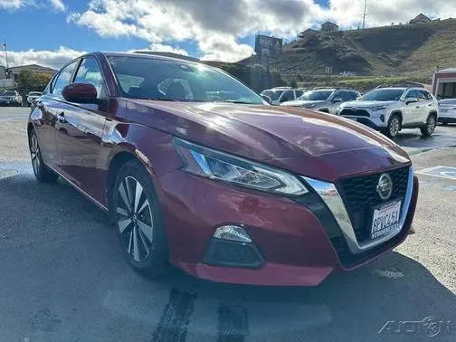 2021 Nissan Altima 2.5 SV FWD photo