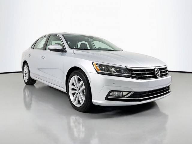 2018 Volkswagen Passat 2.0T SEL Premium FWD photo