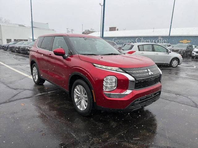 2022 Mitsubishi Outlander ES 4WD photo