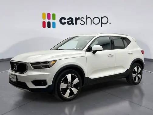 2022 Volvo XC40 Momentum AWD photo