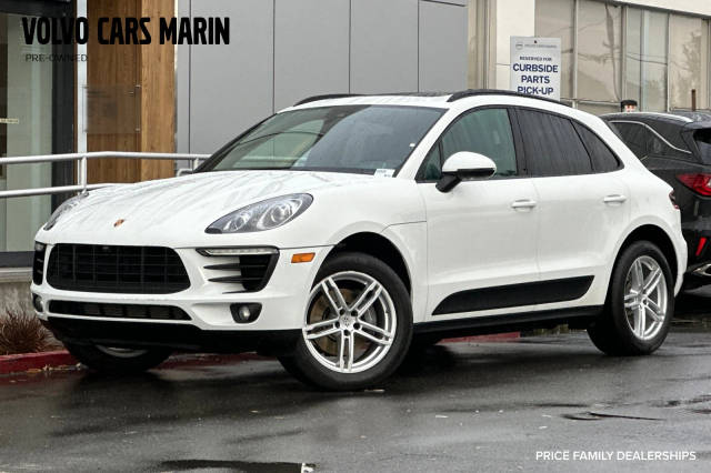 2018 Porsche Macan  AWD photo