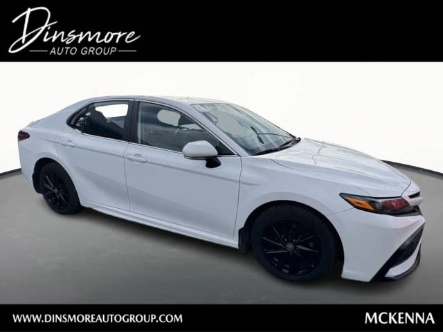 2021 Toyota Camry SE FWD photo