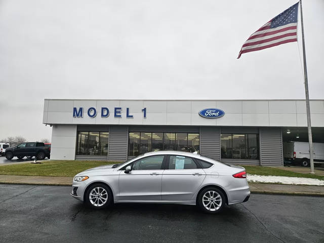 2019 Ford Fusion SE FWD photo