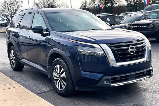 2022 Nissan Pathfinder SL 4WD photo