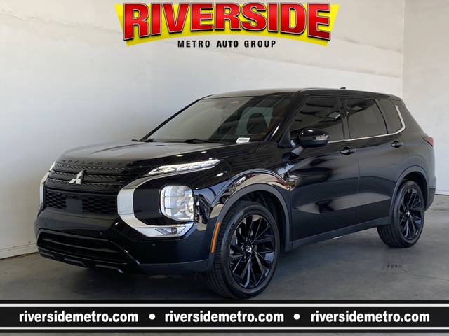 2022 Mitsubishi Outlander Black Edition FWD photo
