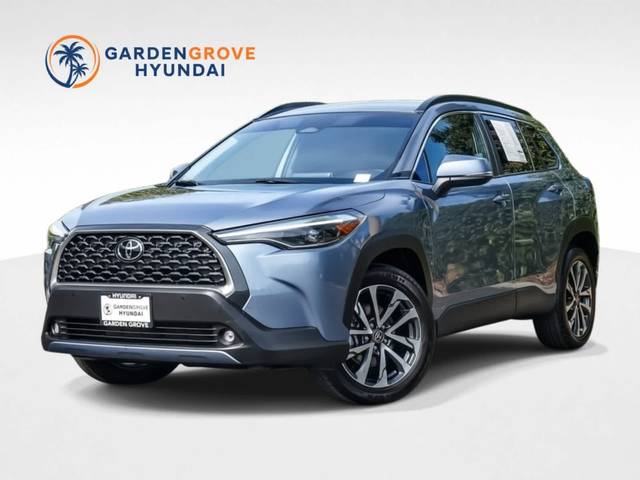2023 Toyota Corolla Cross XLE FWD photo