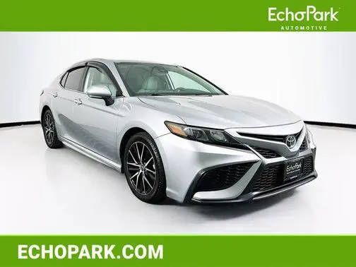 2022 Toyota Camry SE FWD photo