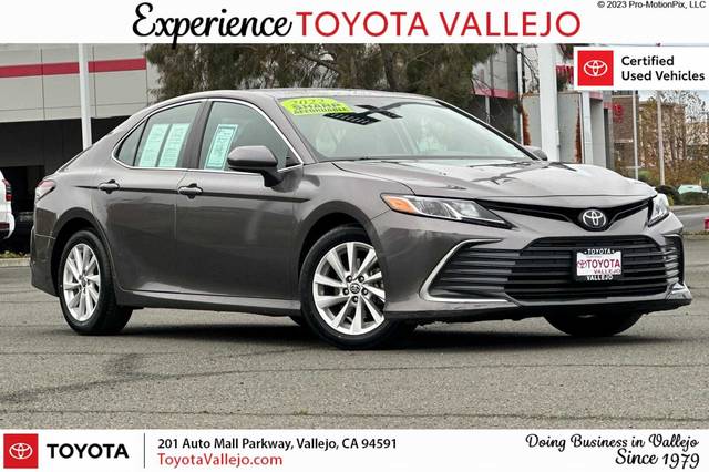 2022 Toyota Camry LE FWD photo