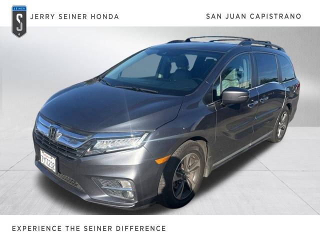 2018 Honda Odyssey Touring FWD photo