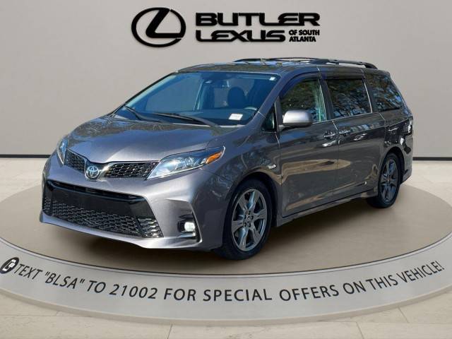 2018 Toyota Sienna SE FWD photo