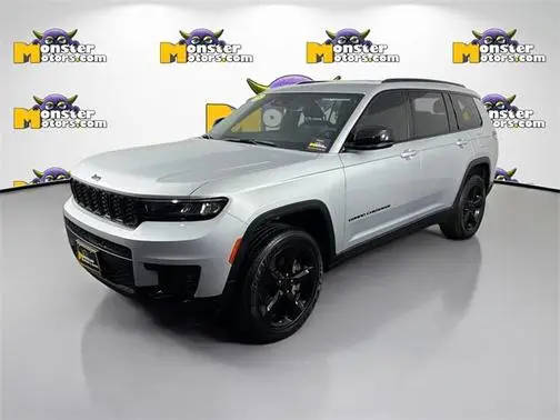 2023 Jeep Grand Cherokee L Altitude 4WD photo