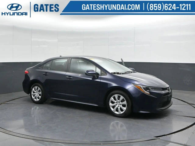 2023 Toyota Corolla LE FWD photo