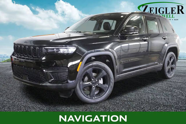 2023 Jeep Grand Cherokee Laredo 4WD photo