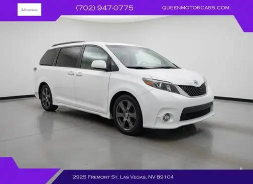 2017 Toyota Sienna SE FWD photo
