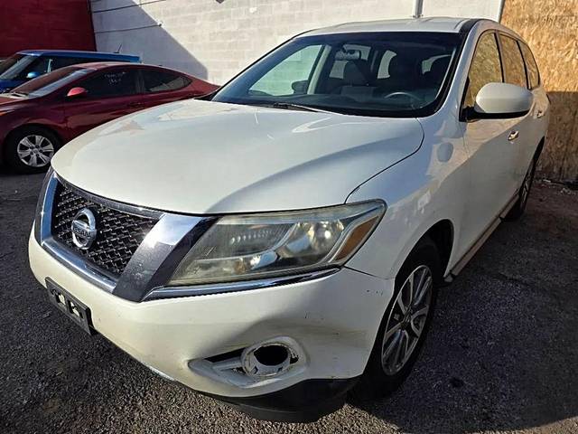 2015 Nissan Pathfinder S FWD photo