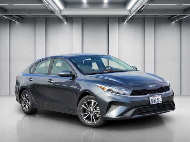 2023 Kia Forte LXS FWD photo