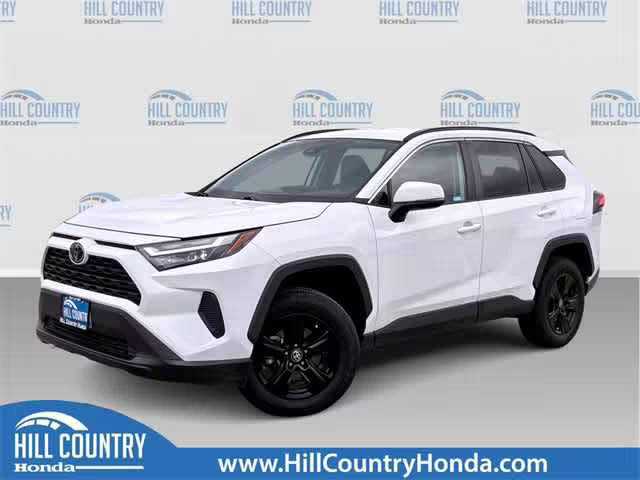 2023 Toyota RAV4 XLE AWD photo