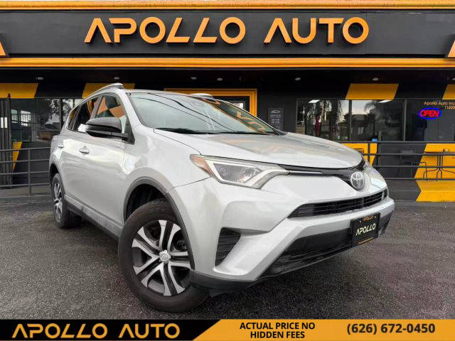 2017 Toyota RAV4 LE FWD photo