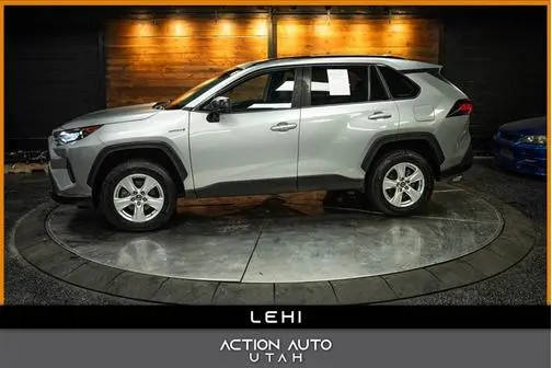 2020 Toyota RAV4 Hybrid LE AWD photo